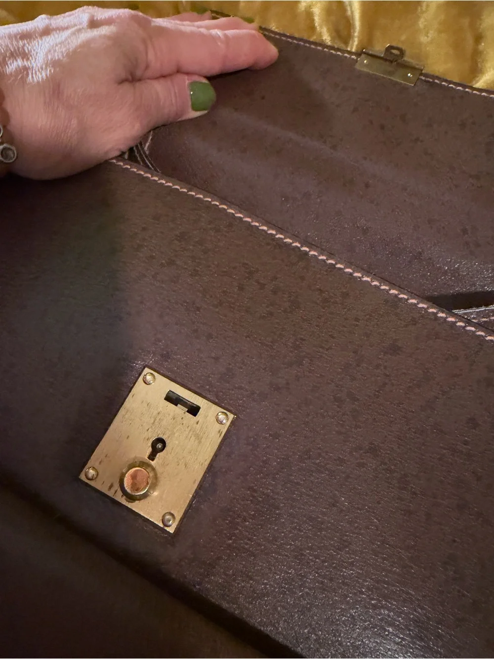 Gucci vibrage Brown Leather satchel with Front Pocket and Gold Hardware